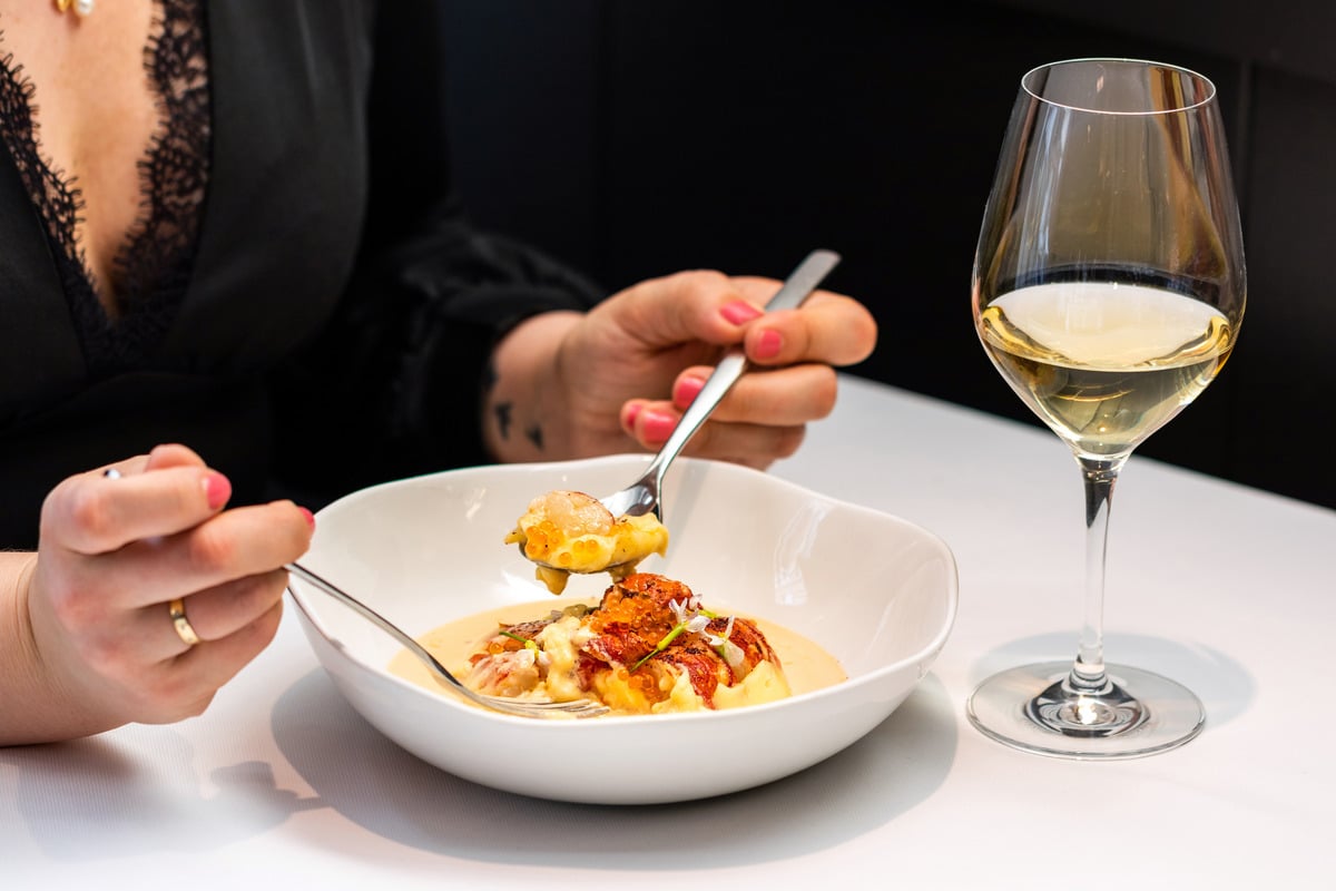 Lobster and Wine Pairings: A Simple Guide for Home Entertainers